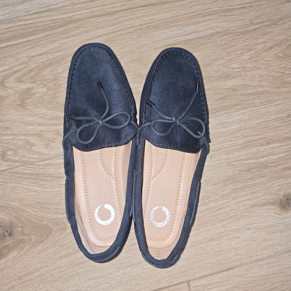 Elegant Black Loafers for Women